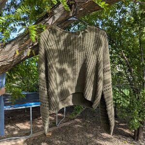 Moon & Madison Green Crew Neck Sweater